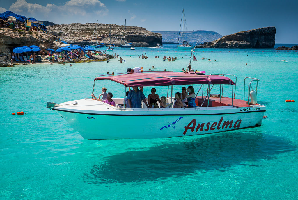 blue lagoon malta boat trips from sliema